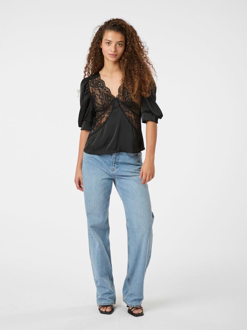 Ambrosi Lace Blouse fra Neo Noir