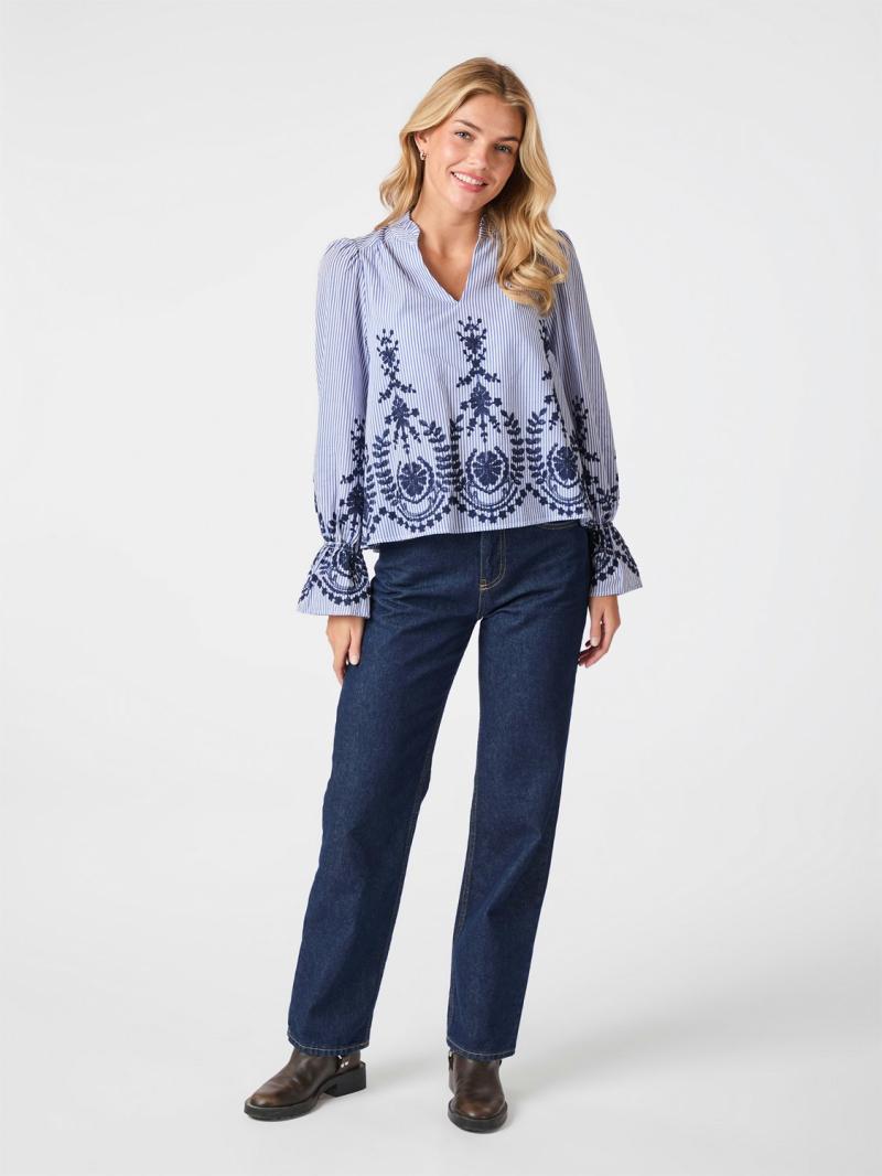 Amara Stripe Emb Blouse fra Neo Noir