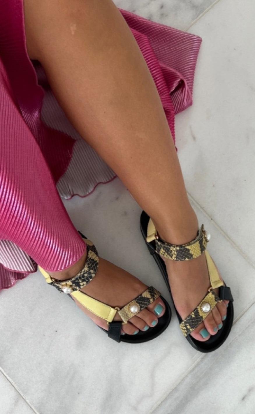 Copenhagen Shoes Sandal Peace With Pearl Yellow Black