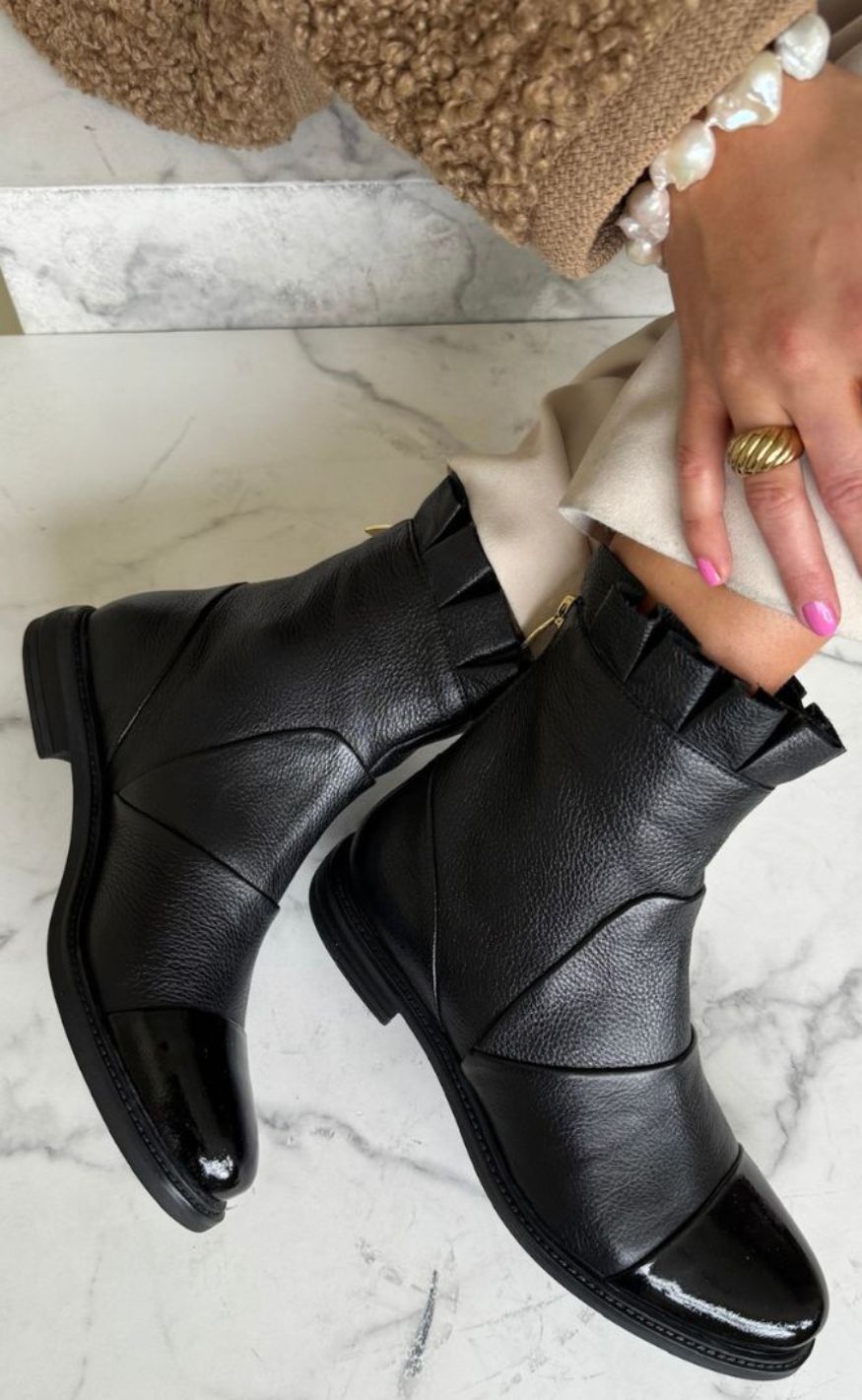 Copenhagen Shoes Støvle Margaret Black   Patent Toe