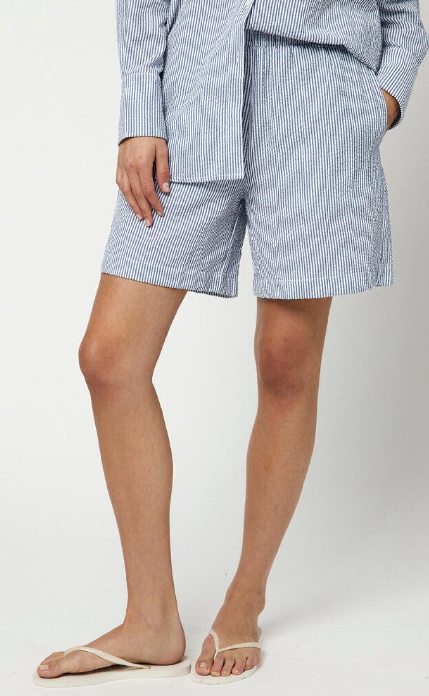 Moves Shorts Pynna Nebulas Blue