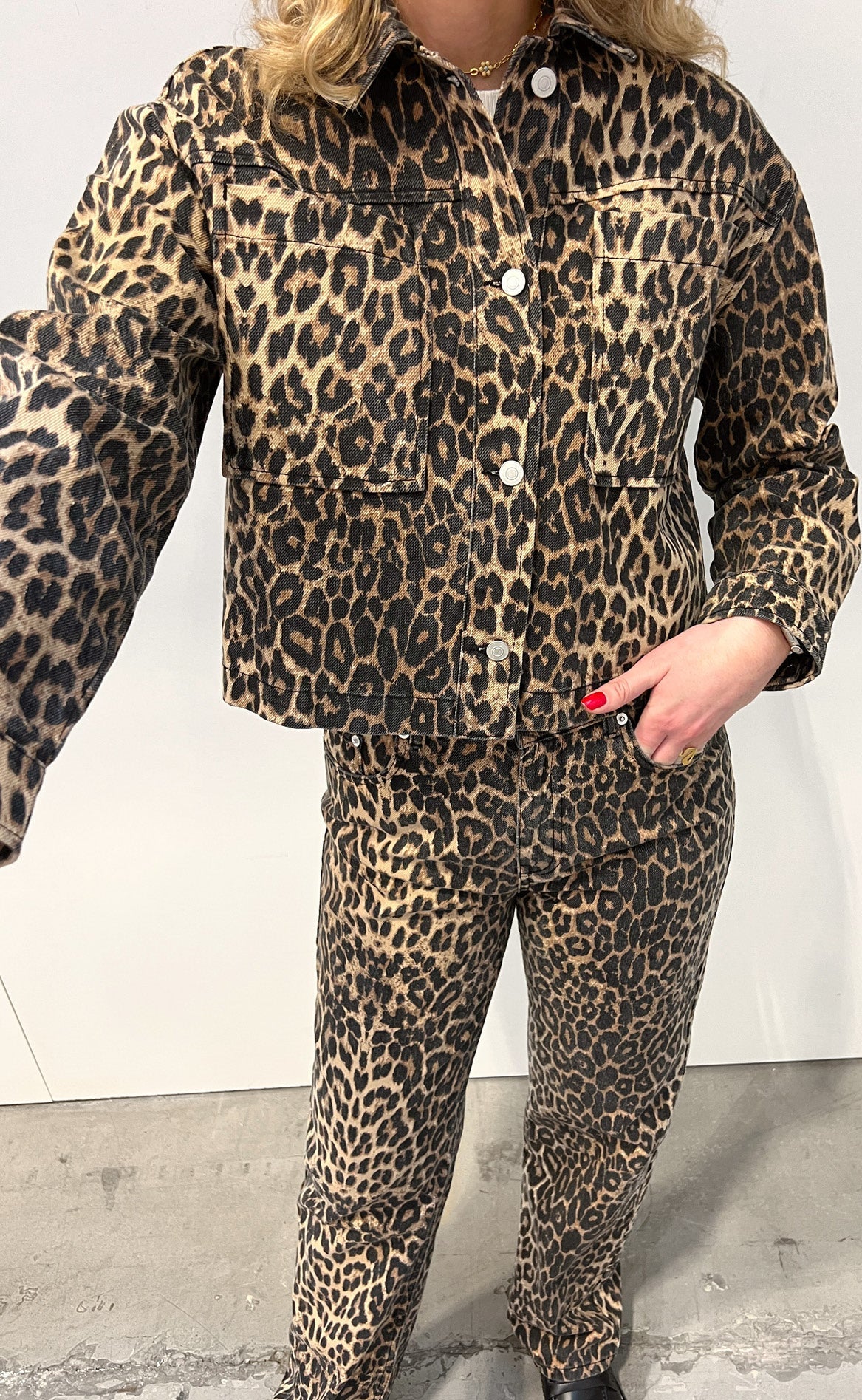 Neo Noir Jakke Emilia Leopard