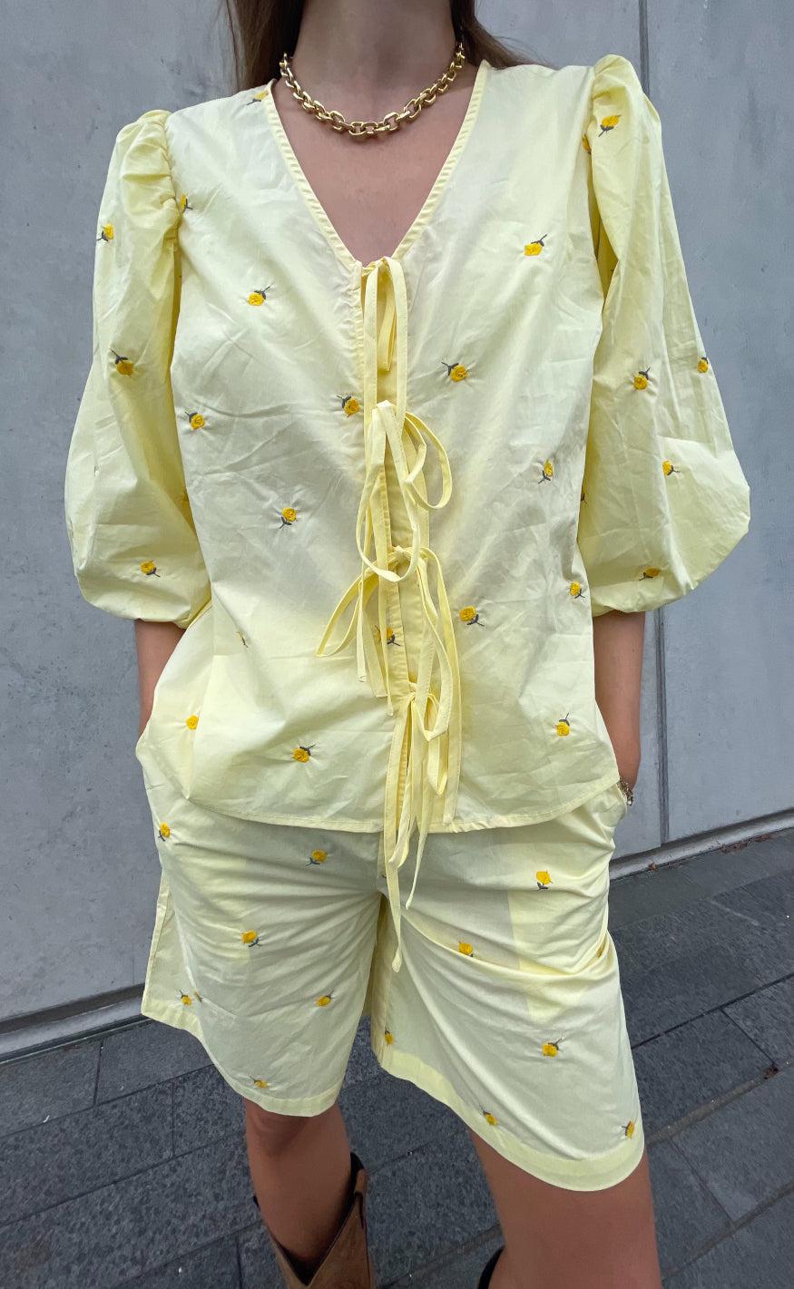 Noella Bluse Asia Pale Yellow Flower