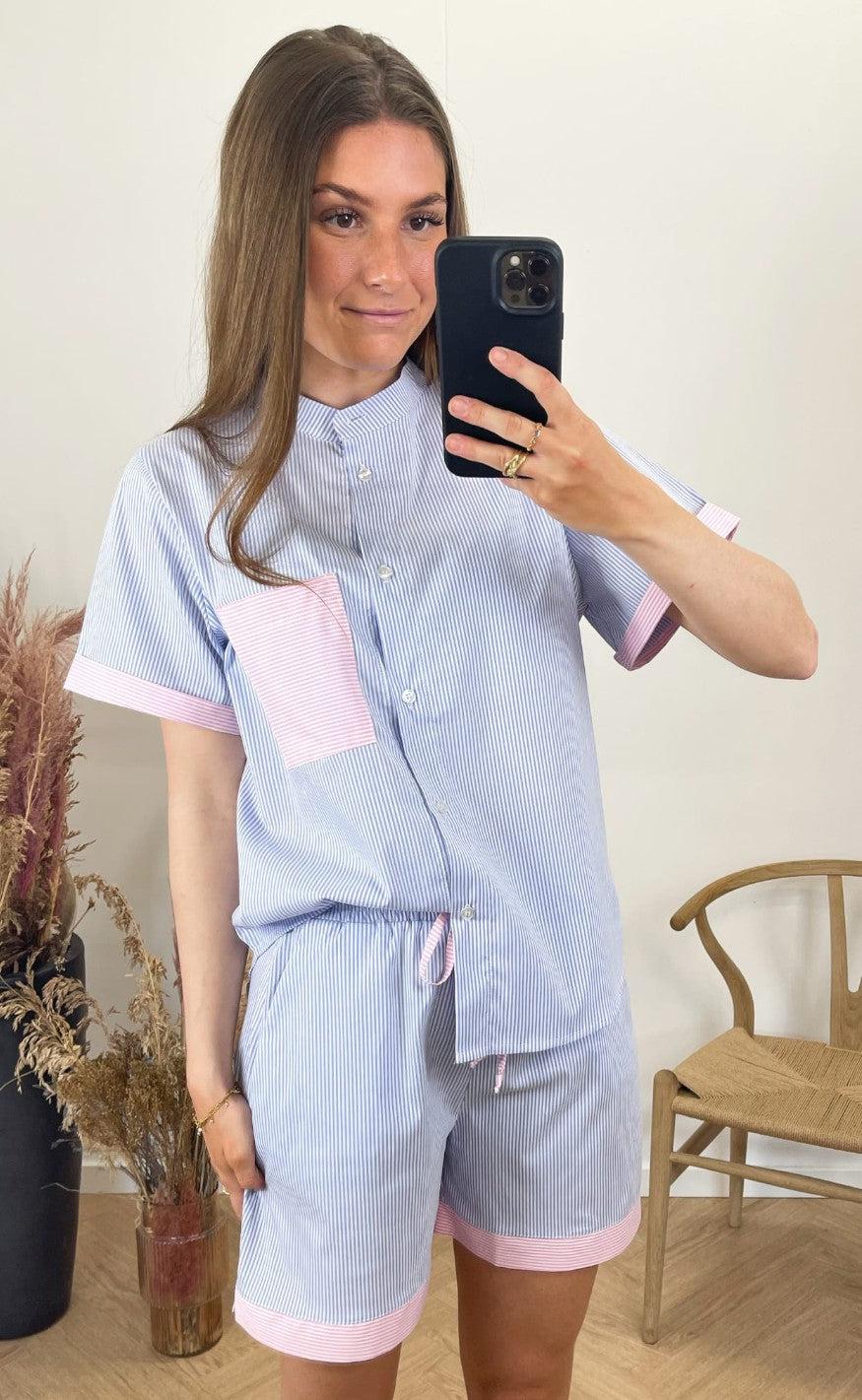 Noella -shirt Ebony Light Blue Rose Mix