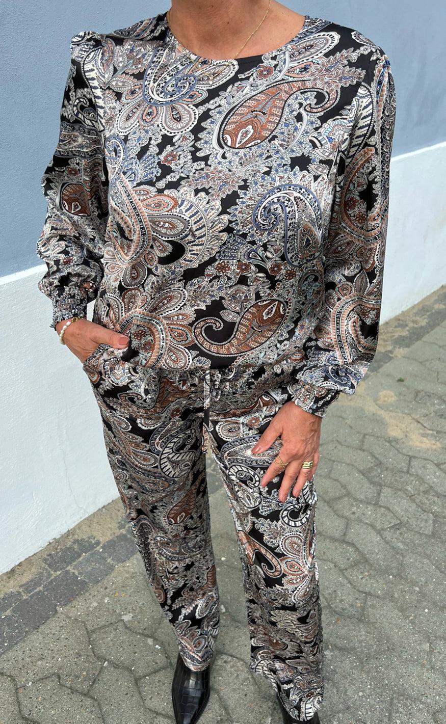 Say Ina Copenhagen Bluse Chili Paisley Night