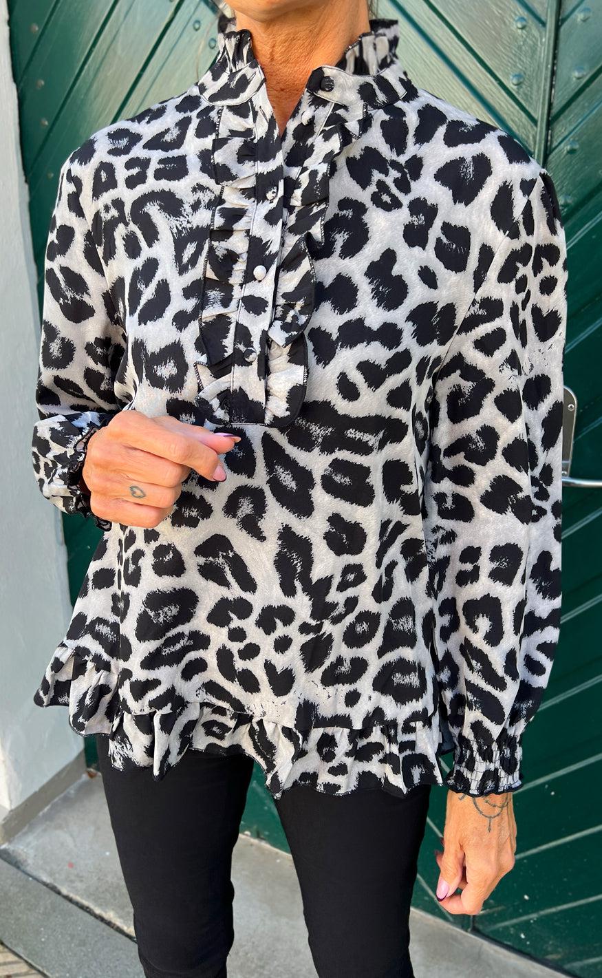 Say Ina Copenhagen Bluse Pia Grey Leopard