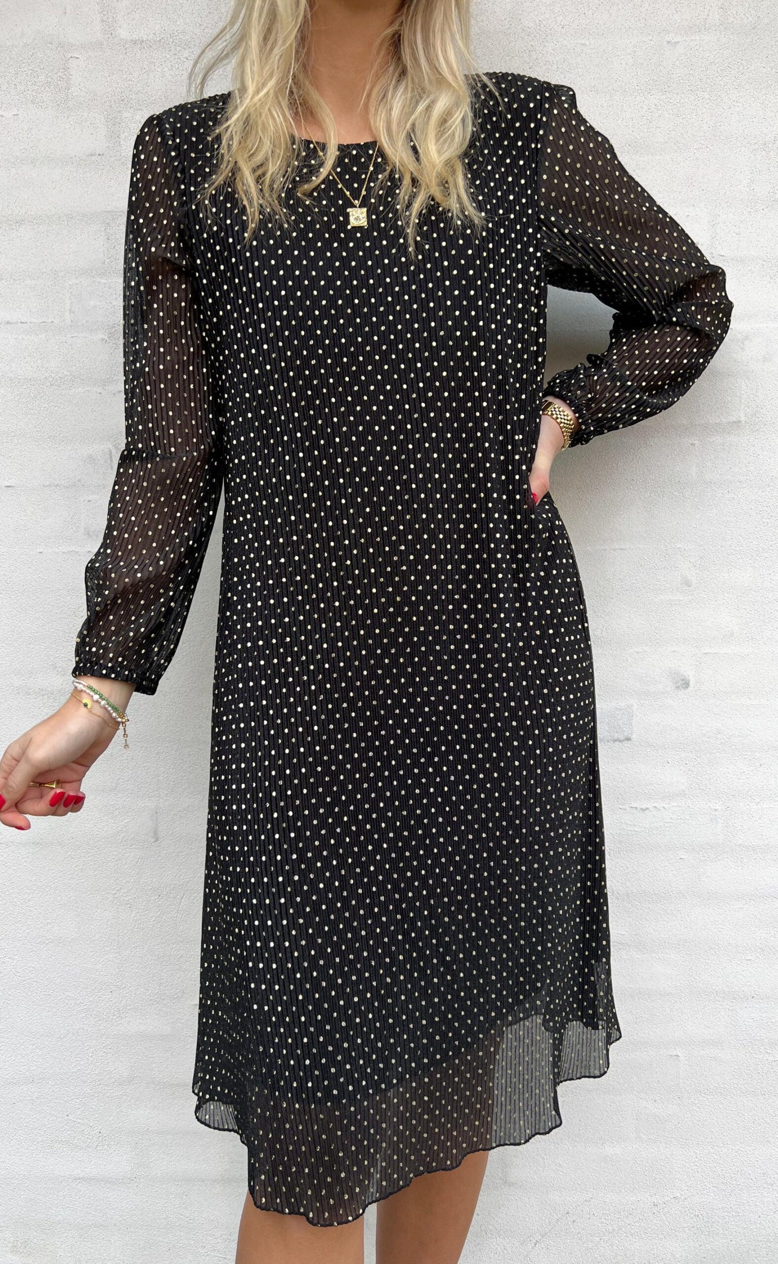 Say Ina Copenhagen Kjole Victoria Plisse Black Gold Dots