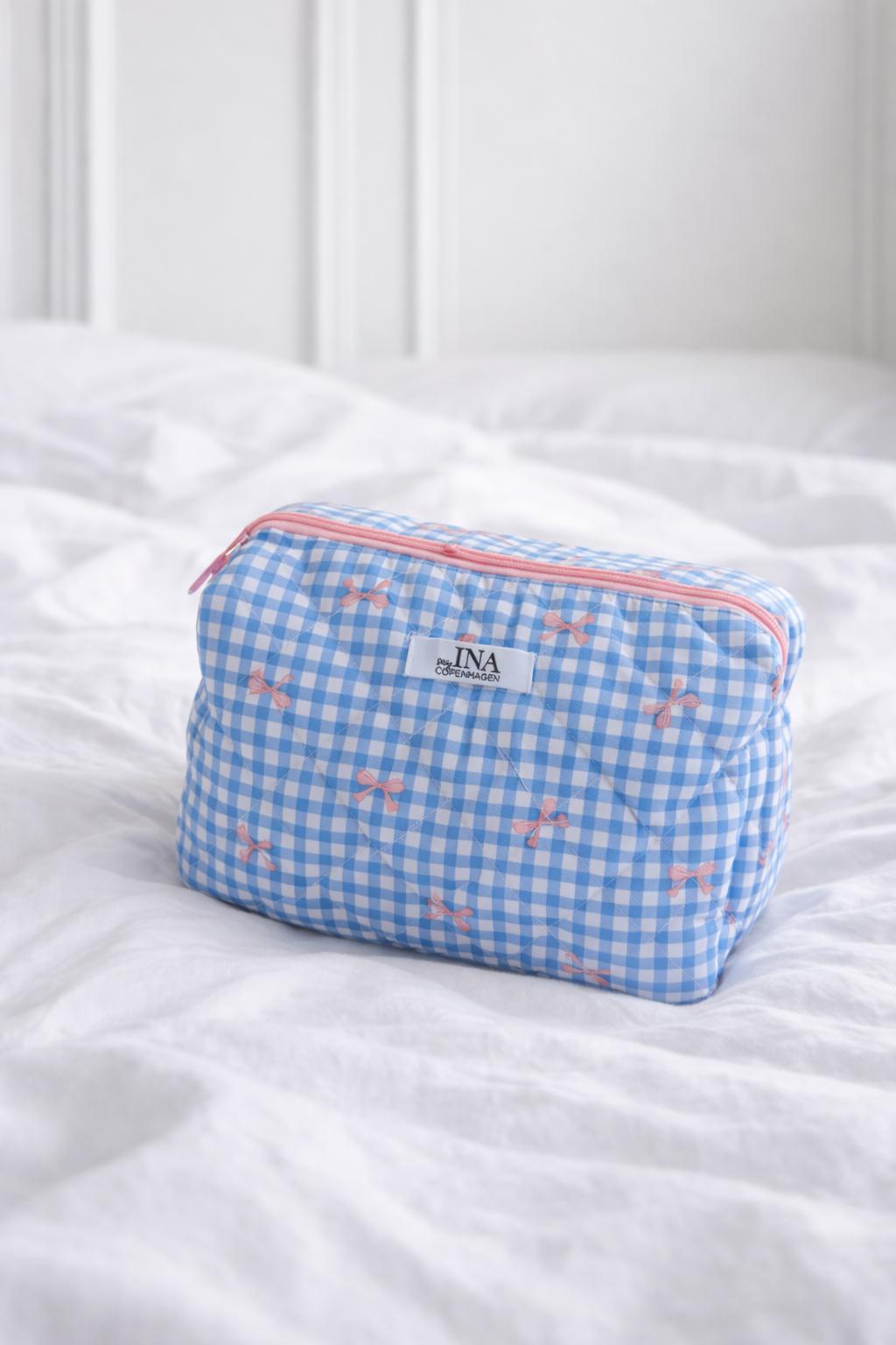 Say Ina Copenhagen Makeup Taske Medium Blue Checks Bows