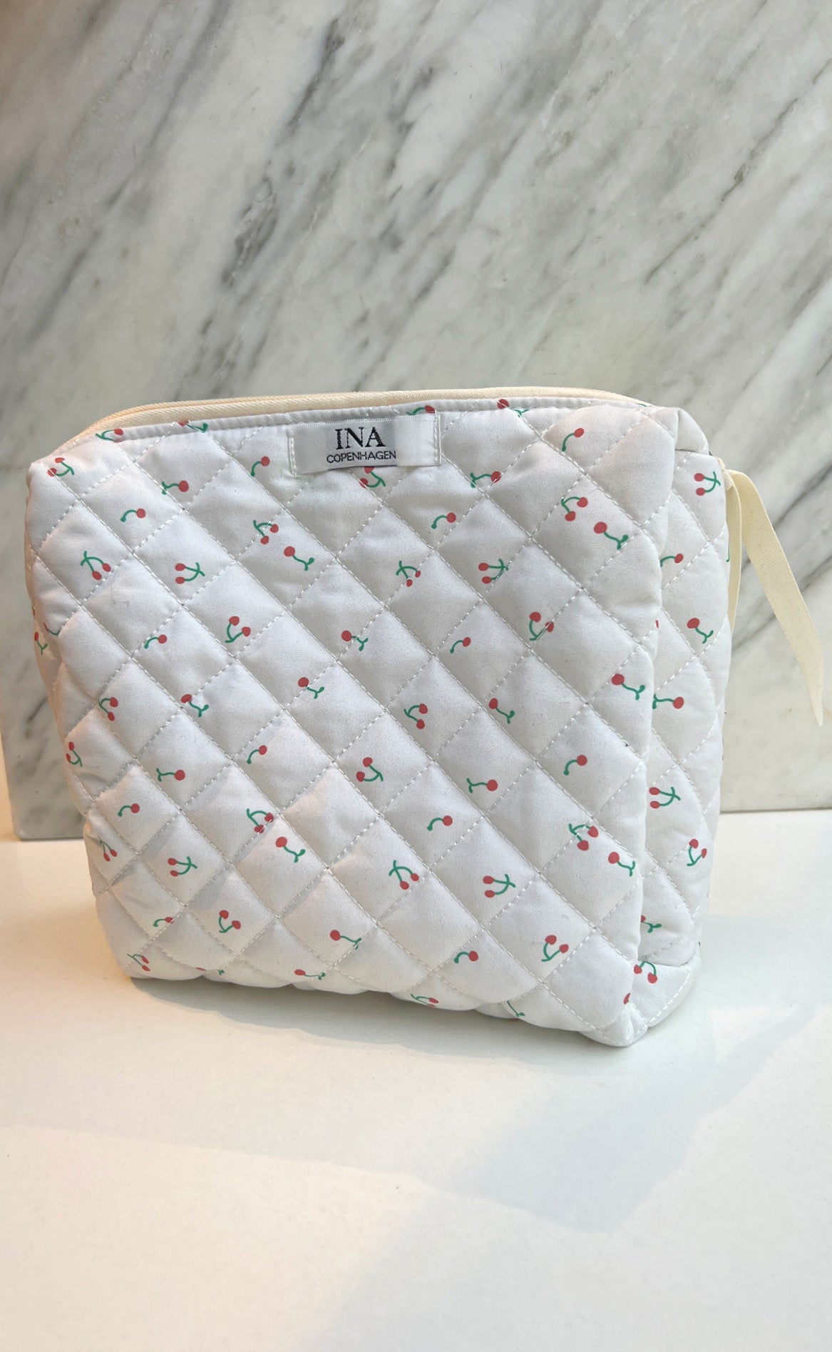 Say Ina Copenhagen Makeup Taske Sandra Cherry