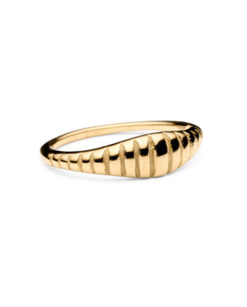 Smykkeli Copenhagen Ring Twisted Crossaint Small Golden Colour