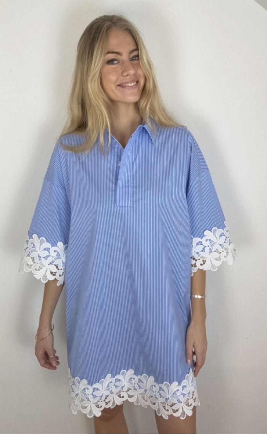 Continue Kjole Klara Embrodery Blue Stripe