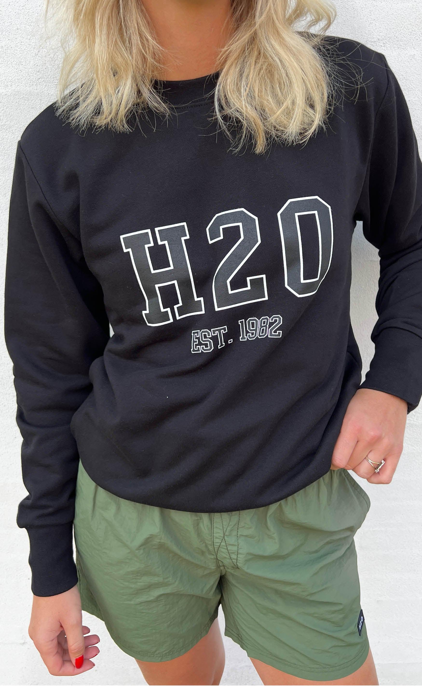 H2o Sweater College Sweat   39 Neck Black