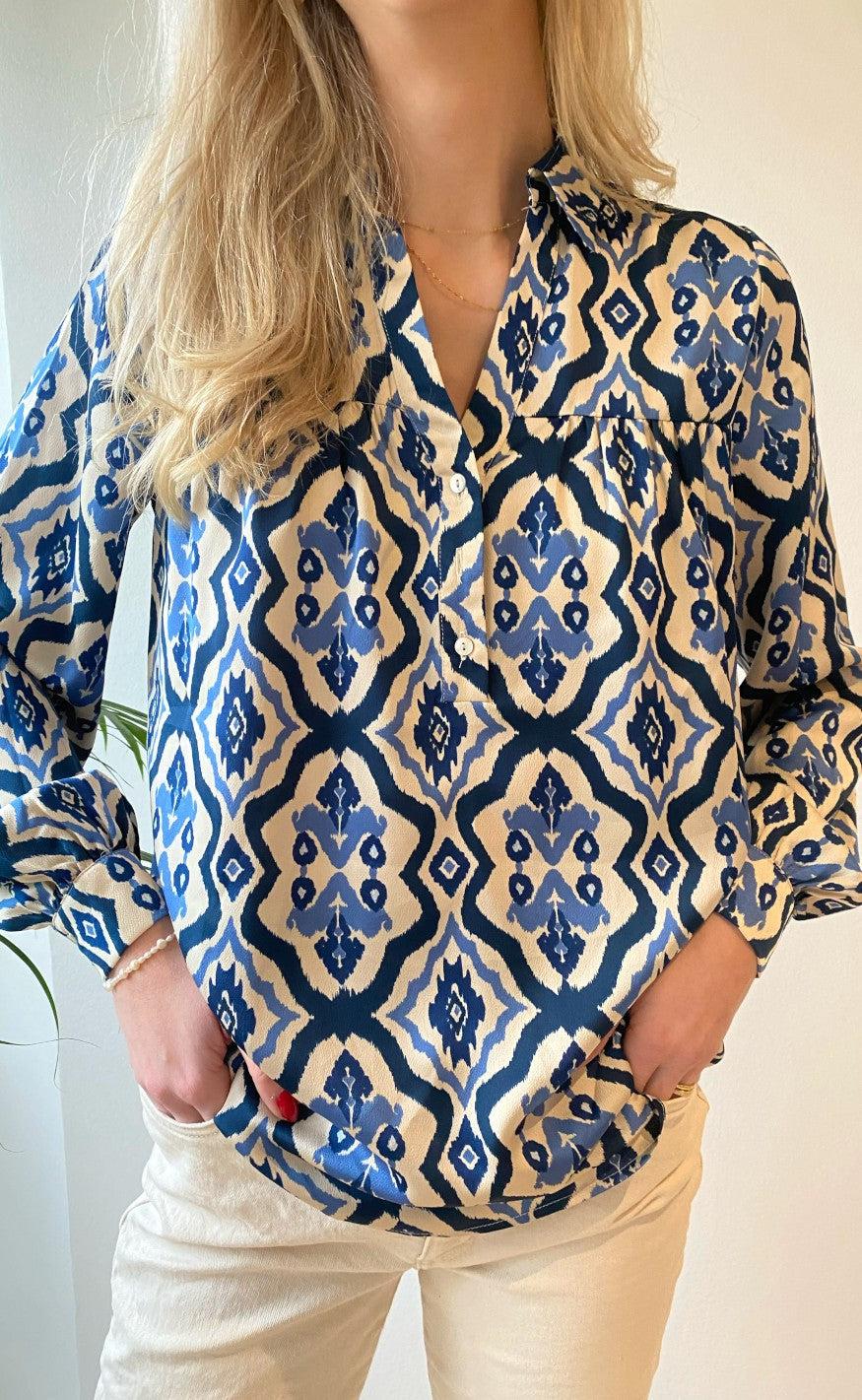 Love Divine Bluse Love767- Blue Graphic