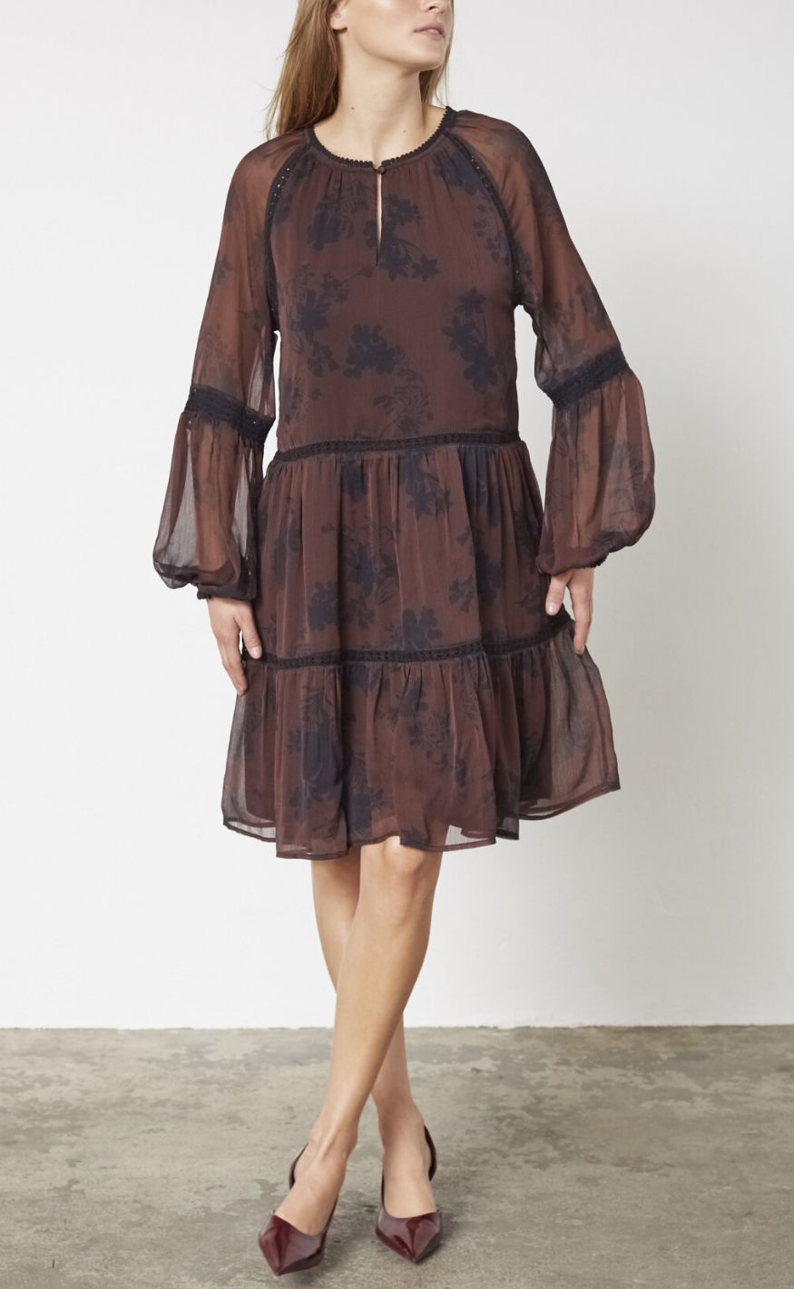 Love Divine Kjole Love1406 Bordeaux Flower