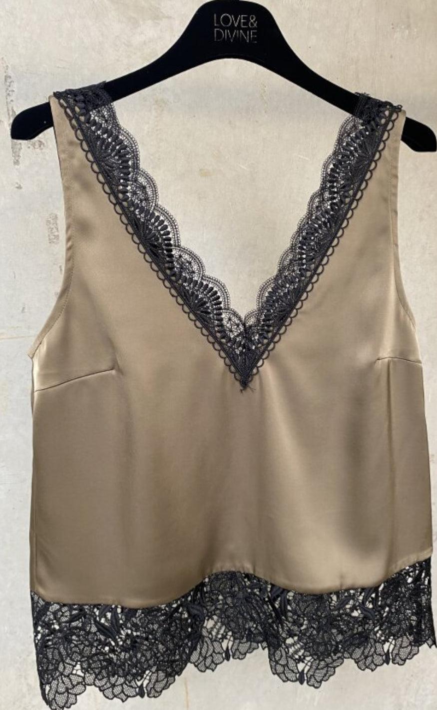 Love Divine Top Love1080 Earth Black