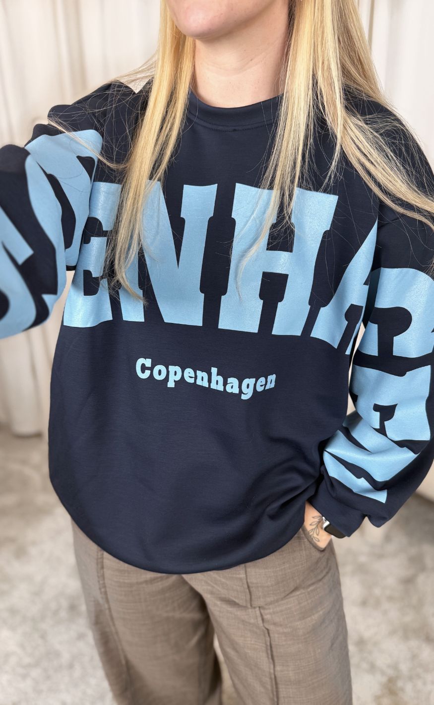 Marta Du Chateau Sweatshirt Hibiscus Navy Sky