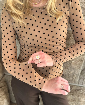Say Ina Copenhagen Bluse Sophia Mesh Camel    Black Dots