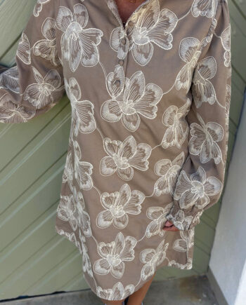 Say Ina Copenhagen Kjole Augusta Camel    White Embroidery