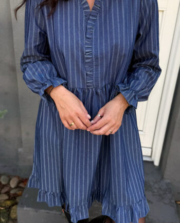 Say Ina Copenhagen Kjole Catja Short Dark Denim Blue    Pinstripe