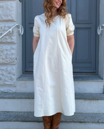 Say Ina Copenhagen Kjole Daniella Denim Creme    Brown Stitches