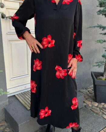Say Ina Copenhagen Kjole Tia Black    Red Flowers