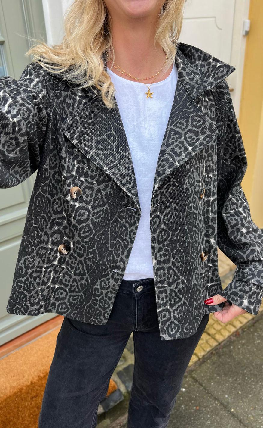 Say Ina Copenhagen Trenchcoat Jakke Sally Grey Leopard