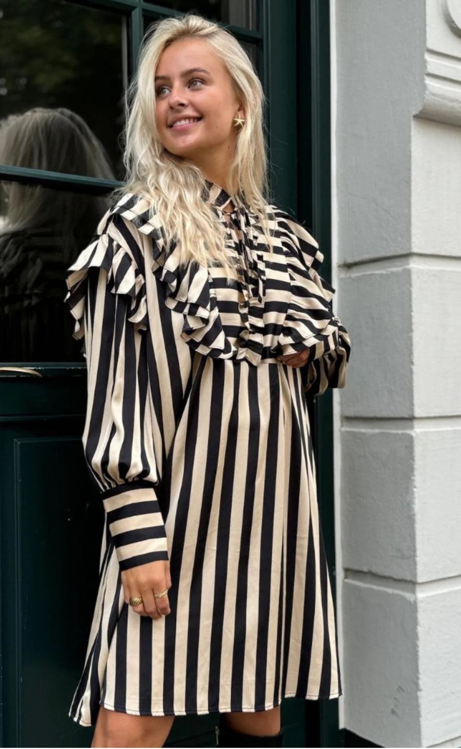 Stories From The Atelier Kjole When You Belive Black Cream